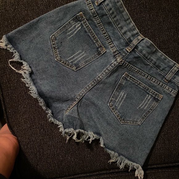 Shorts - Picture 2 of 3